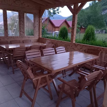 Breti'S Guesthouse Vuthaj Exterior foto